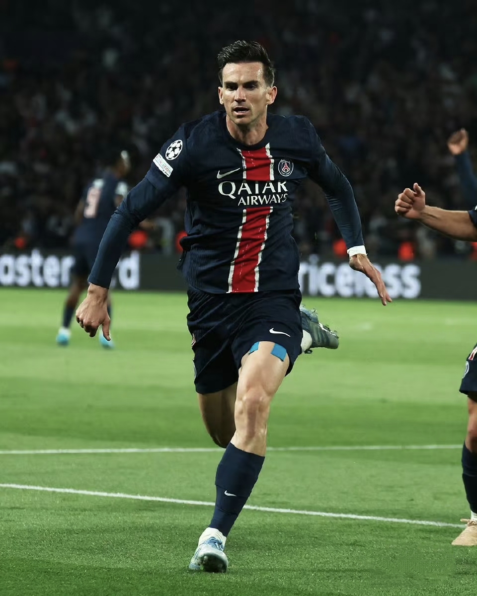 关于清晨体能课后，巴黎圣日耳曼主帅复盘备战荷甲，球迷炸锅，团队化学反应显著的信息-米兰